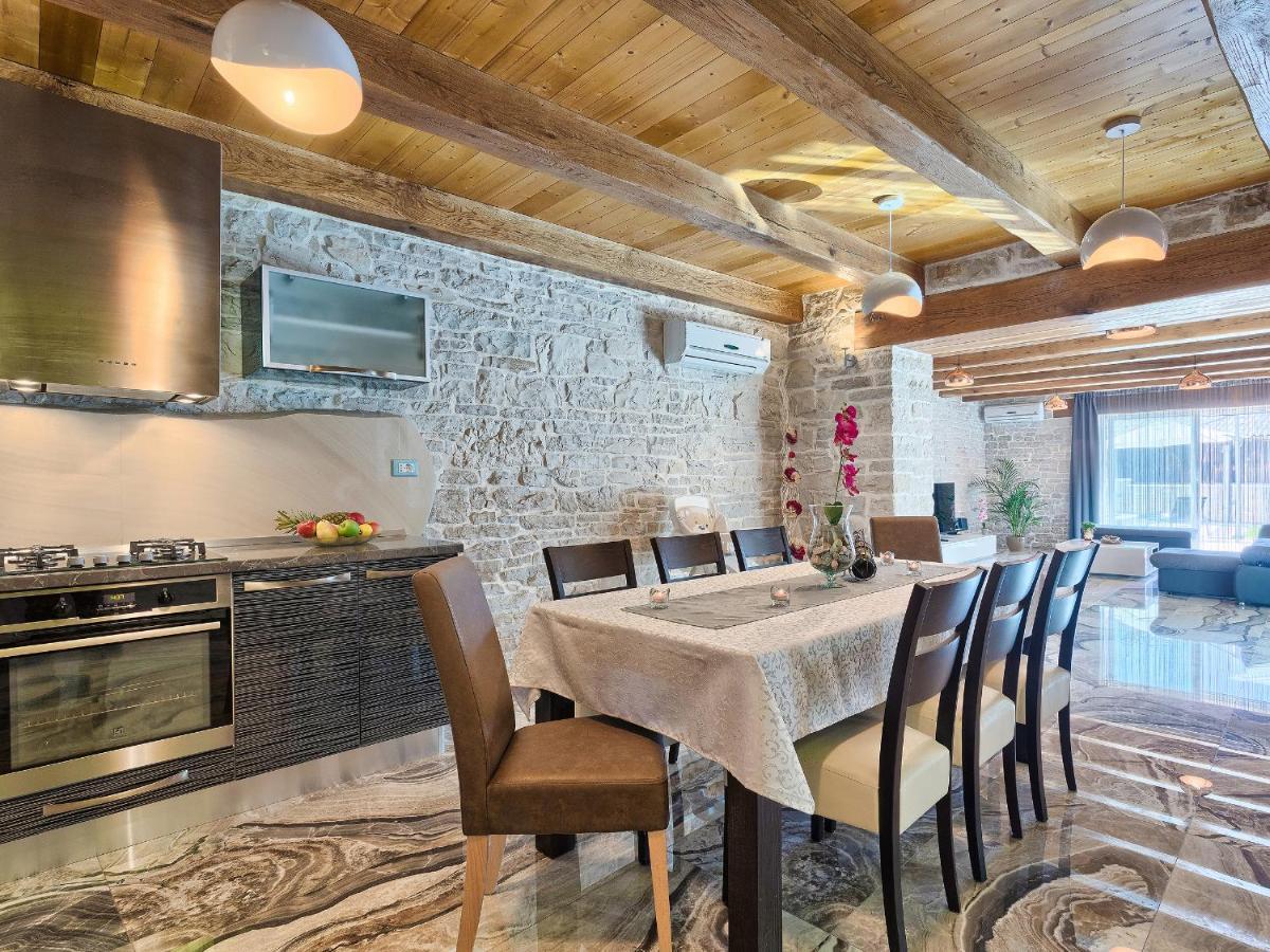 Villa Patrick-Luxury Stone House In The Center Of Istria パジン エクステリア 写真