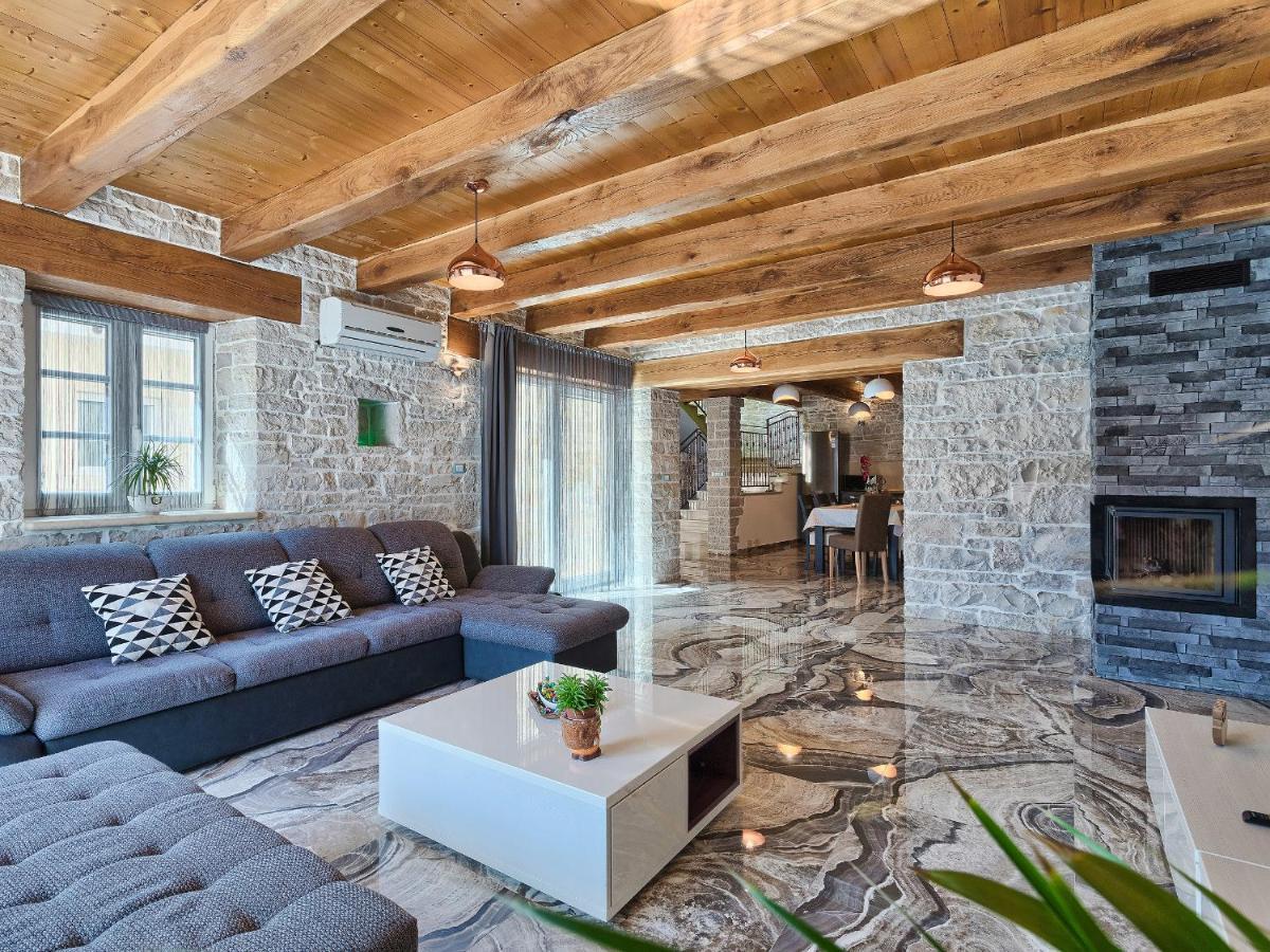 Villa Patrick-Luxury Stone House In The Center Of Istria パジン エクステリア 写真